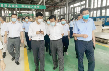 銅陵市市委書記、樅陽縣委書記、縣委常委等一行人蒞臨歐蒂尼樅陽生產基地