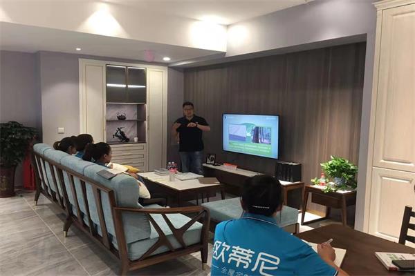 加盟全屋定制時怎樣才能選到適合的品牌?